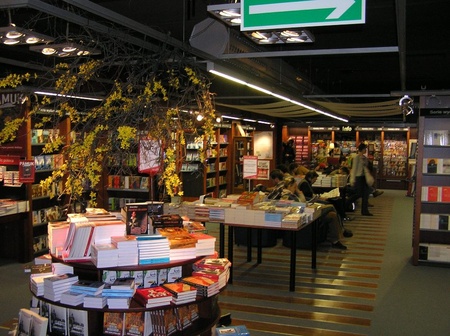 30-Warsaw - bookshop «Traffic Club»