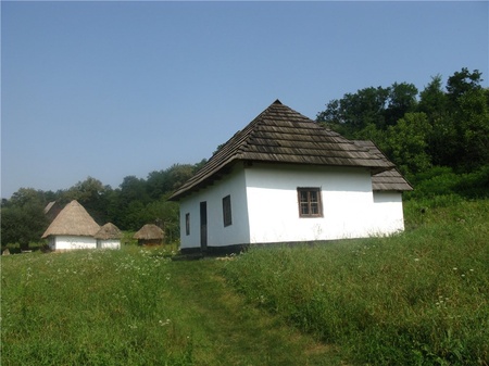 Сільська корчма з с.Новоселиця Кельменецького району