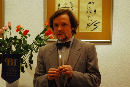 Петро Міронов - поет, журналіст. Міронов декламував вірші Наді під час проведення годин пам'яті поет