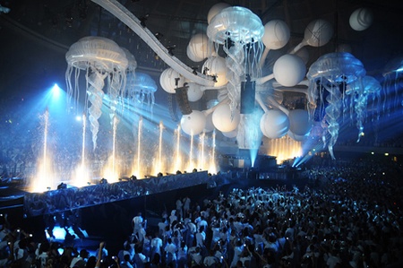 Sensation. The Ocean Of White