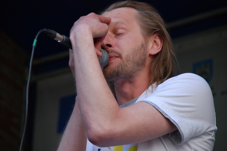 Мав я ... двійко голуб'ят у череповій коробці...(с)