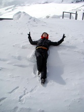 Повалятися на снігу на висоті 3,5 кілометрів над рівнем моря