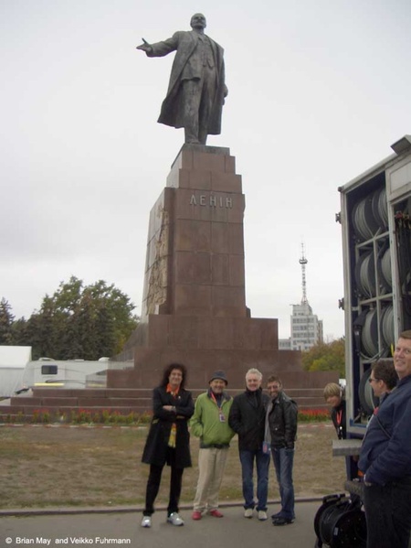 This is us with Mr Lenin. Taken in the afternoon, at sound-check time ... just behind the huge outdo