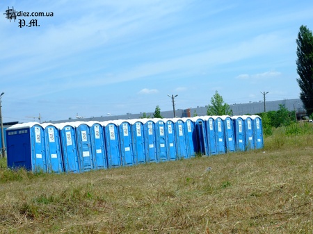 Туалети користувалися на фестивалі великим попитом...