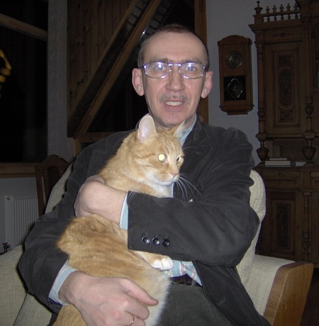 15-the writer Olexander Irvanets and his cat