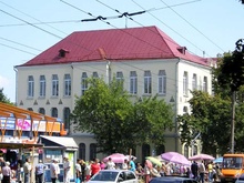 Училище Грушевського, сучасний вигляд. Нині – Інститут комунального господарства (ВНЗ)