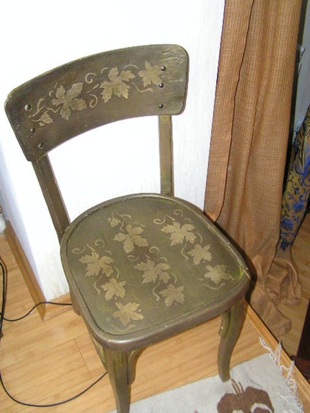 Реставрація стільця (Вероніка Сенюкова)