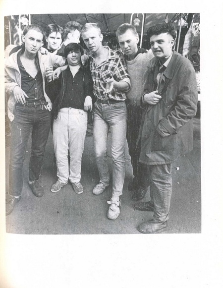 "Круті" хлопці на київській вулиці. 1988 рік.  Kyiv's "tough" guys.1988.