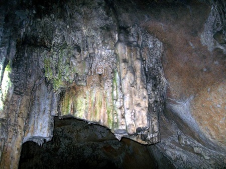 У печері...