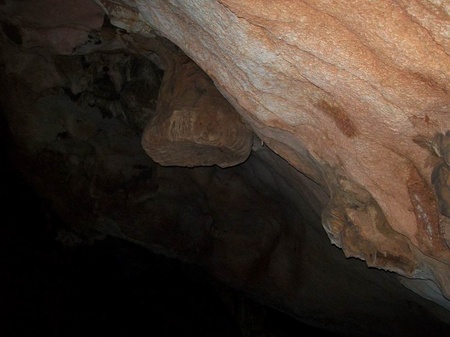 У печері...