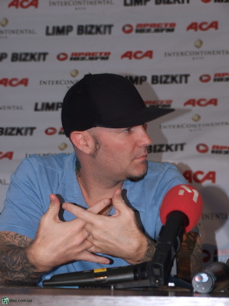 Limp Bizkit провели прес-конференцію у Києві