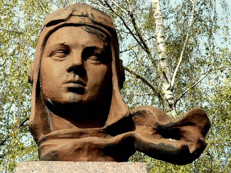Пам'ятник військовому льотчику Губіній Л.М. (Ніжин)