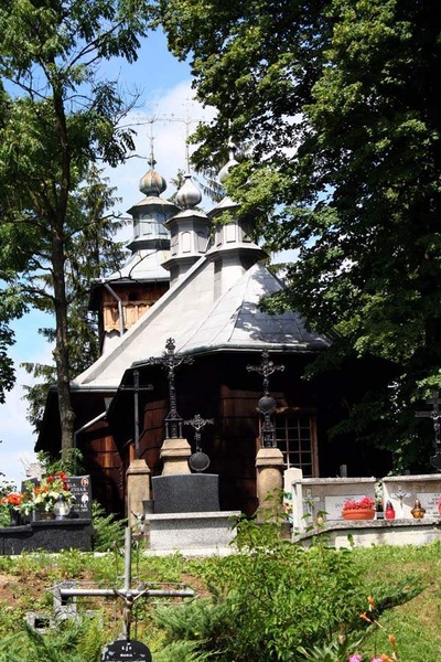 Новицька церква у якій парохував батько поета Василь Антонич
