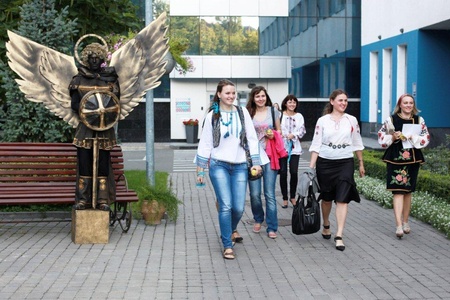 Напередодні свята співробітники «Київстар» одягли вишиванки